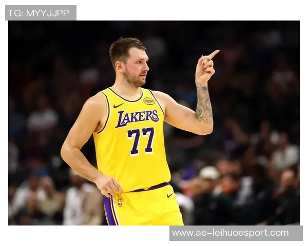 雷迪克透露东契奇将迅速回归或将在下周一对阵76人时复出 雷迪克透露东契奇将迅速回归或将在下周一对阵76人时复出