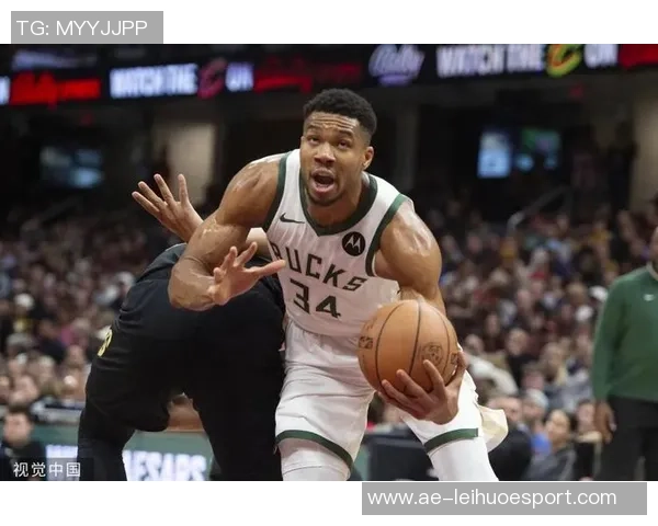 字母哥复出助雄鹿挑战骑士场均数据惊人引发期待