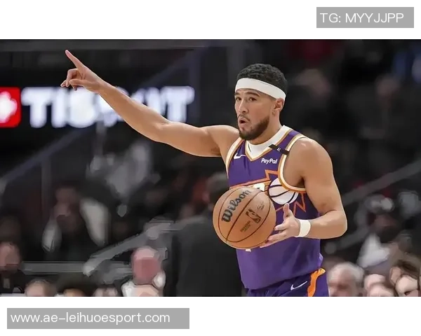 布克首节突破海斯防守时受伤乔丹奥特透露伤退原因 布克首节突破海斯防守时受伤乔丹奥特透露伤退原因